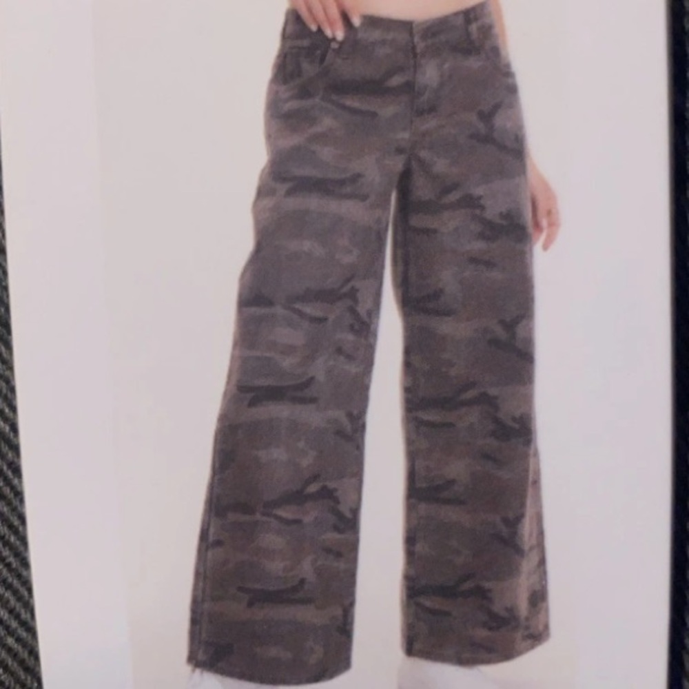 Refrain Los Angeles Camo Wide-Leg Women Jeans